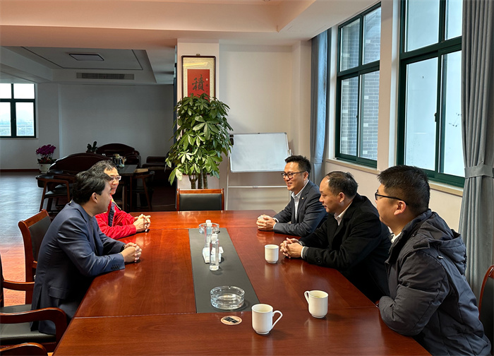 常州市政協(xié)副主席、常州民建主委一行走訪我司