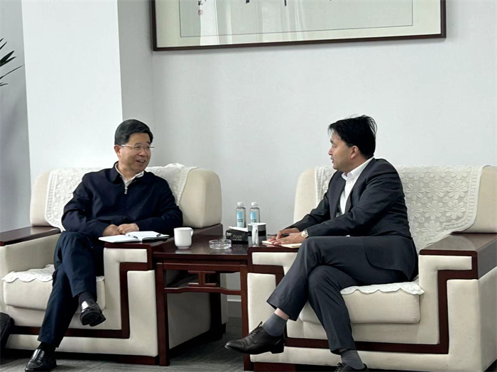 常州市人大常委副主任、市總工會主席一行走訪我司